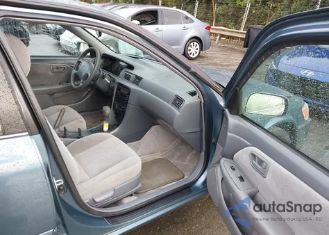 2001 Toyota Camry Ce из США, поврежденный, VIN 4T1BG22K21U869591